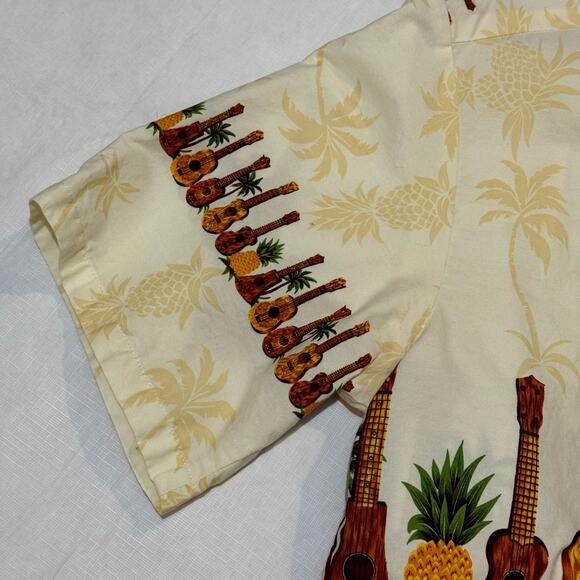 Hawaiian Guitars Pineapples Luau Shirt Mens Size Large Aloha Mo'i Palm Trees - Picture 9 of 11